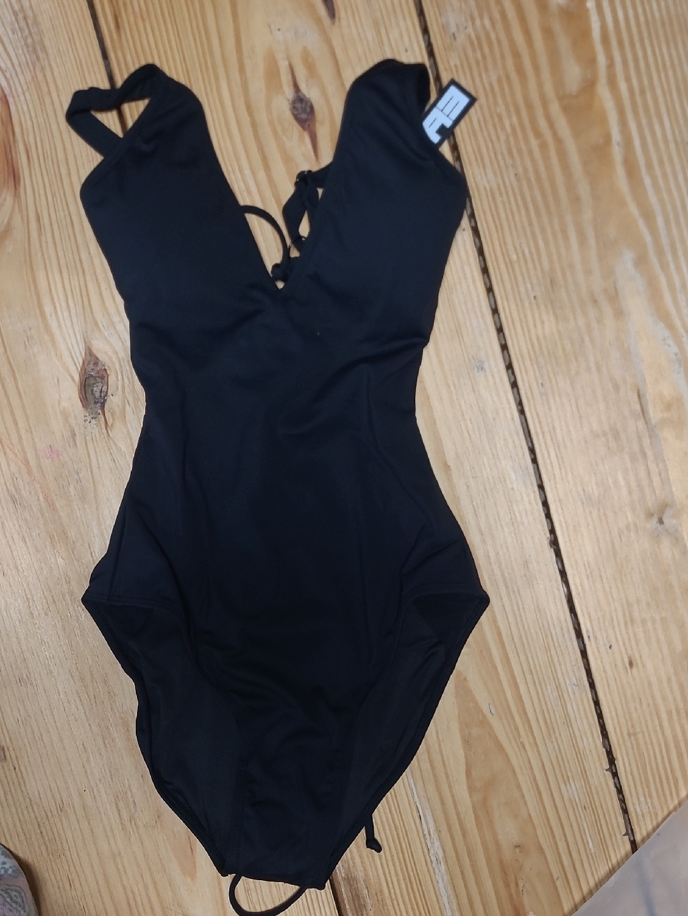 6. NWT  $175 STYLE PLUNGEY XS LONG
